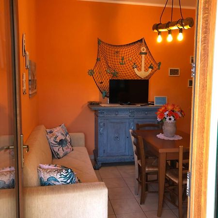 Agriturismo Poggio All'Olivo ฟอลลอนนีกา ภายนอก รูปภาพ